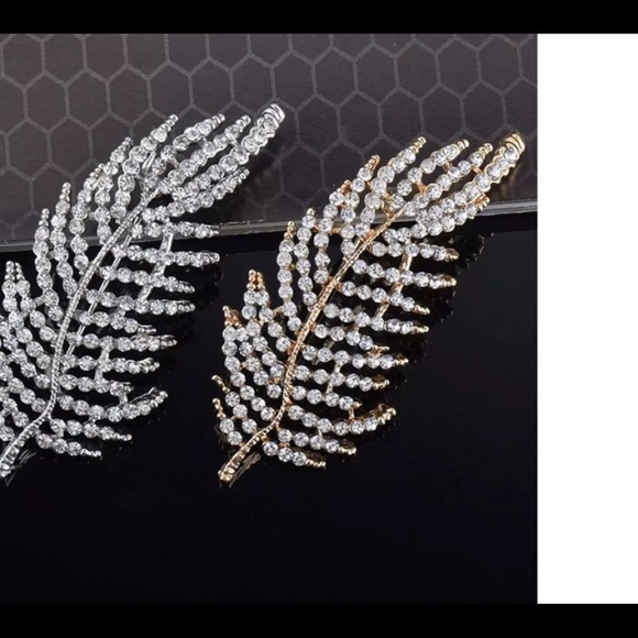 NWT Gold Or Silver Rhinestone leaf broach - Picture 3 of 6